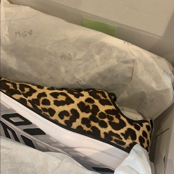 APL WOMENS ICONIC PRO CALF HAIR LEOPARD SNEAKERS - Picture 6 of 7